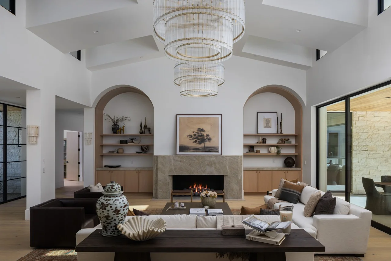 Via Los Ranchos Estate living room interior