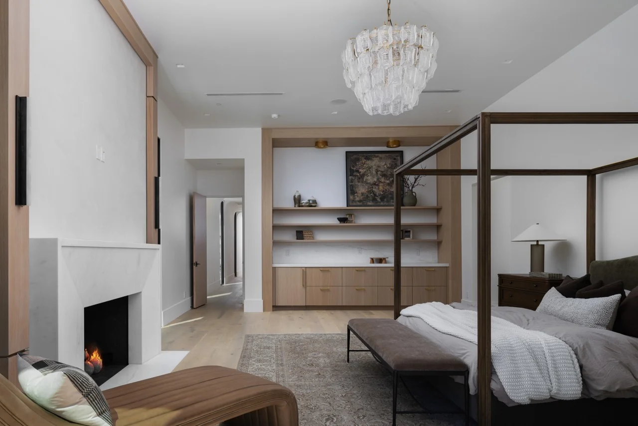 Via Los Ranchos Estate primary suite